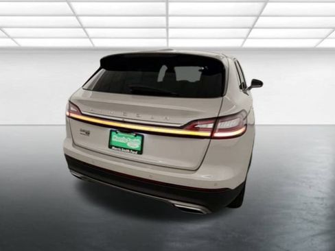 Used 2023 Lincoln Nautilus AWD image 7