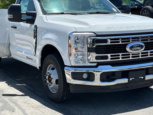 New 2025 Ford F350 XL w/ XL Chrome Package RWD image 9