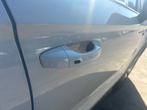 Used 2023 Volkswagen Taos SE image 29