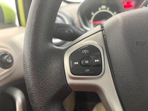 Used 2012 Ford Fiesta SE image 18