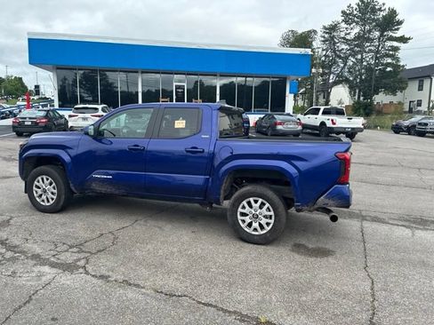 Used 2025 Toyota Tacoma SR5 RWD image 59