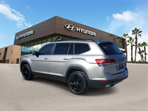 Used 2022 Volkswagen Atlas SE w/ Black Wheel Package image 2