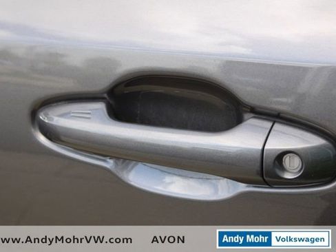 Used 2014 Toyota Highlander Limited Platinum FWD image 12
