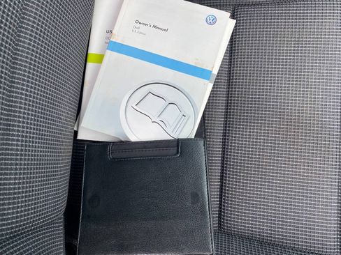 Used 2011 Volkswagen Golf 2-Door FWD image 24