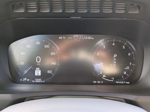 Certified 2022 Volvo XC90 T5 Momentum w/ Climate Package image 28