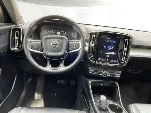 Used 2019 Volvo XC40 T5 Momentum AWD/4WD image 14