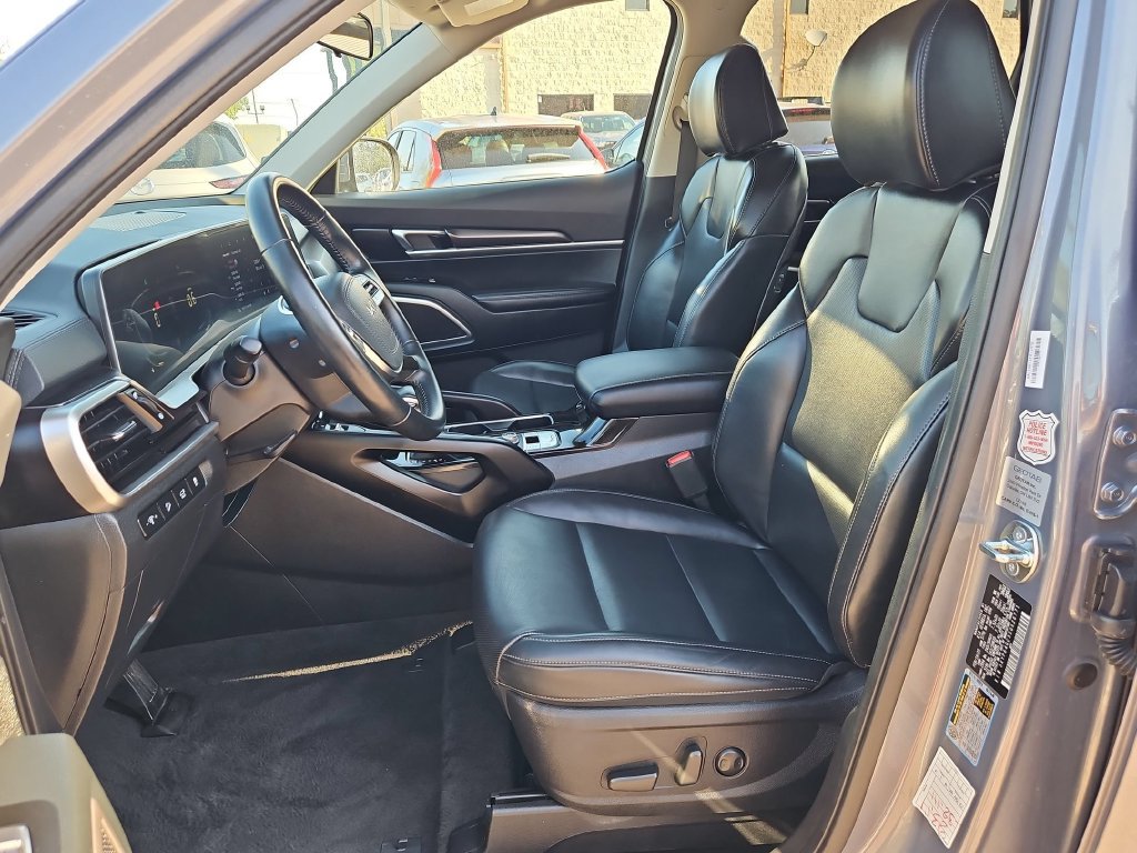 Used 2025 Kia Telluride S FWD image 22