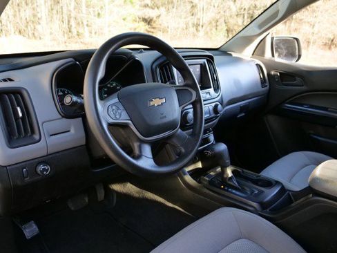 Used 2020 Chevrolet Colorado W/T w/ WT Convenience Package image 2