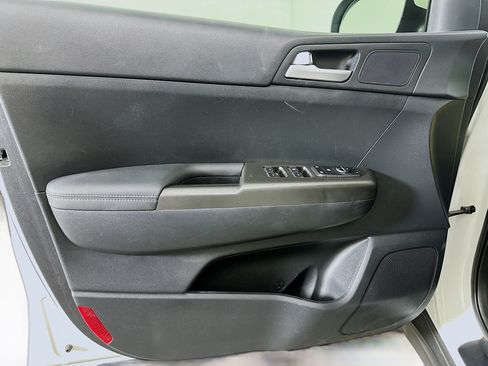 Used 2019 Kia Sportage LX FWD image 24