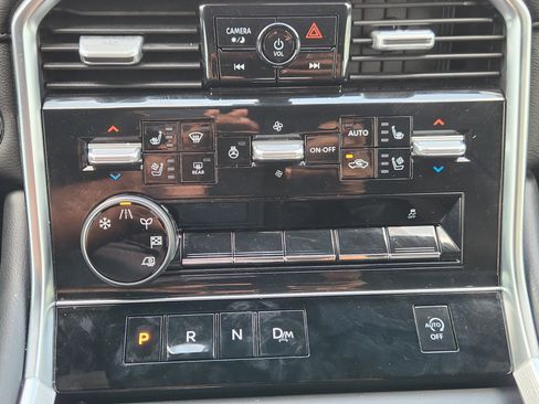 Used 2025 Nissan Armada Platinum RWD image 14