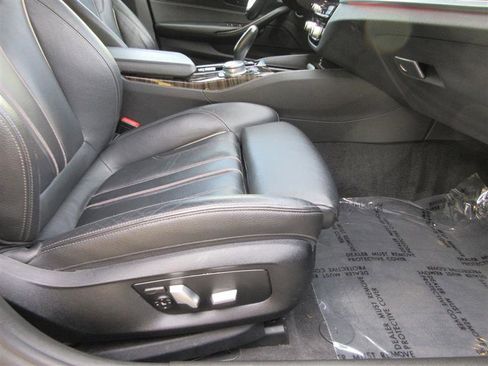 Used 2018 BMW 540i xDrive image 31