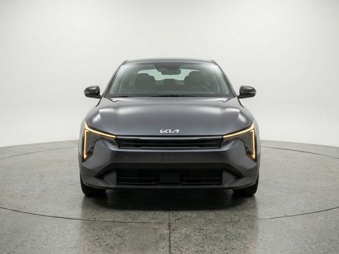 Used 2025 Kia K4 LXS FWD image 2