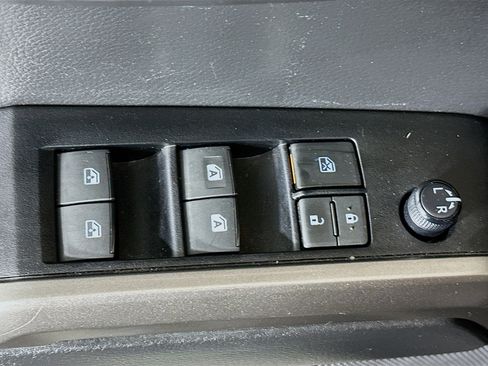 Used 2023 Toyota Tacoma SR5 w/ Technology Package image 14