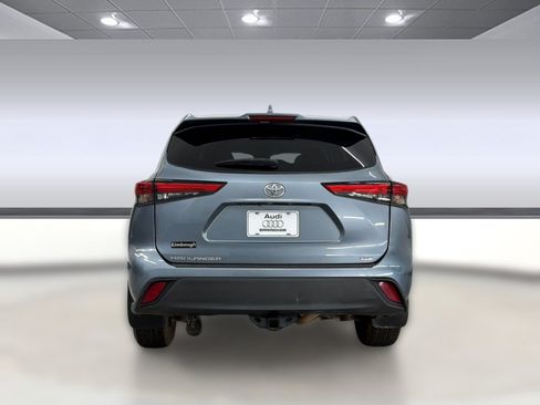 Used 2022 Toyota Highlander XLE FWD image 10