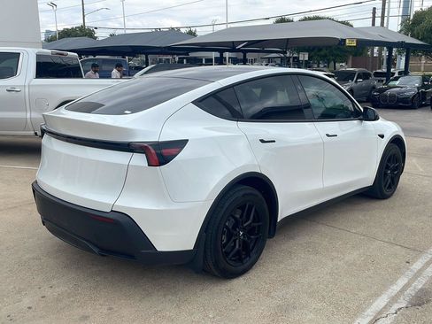 Used 2026 Tesla Model Y Long Range RWD image 4