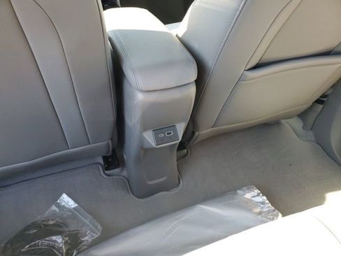 Used 2022 Chevrolet Bolt EUV Premier w/ Sun & Sound Package image 17