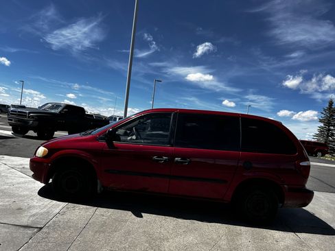 Used 2003 Dodge Caravan SE FWD image 2