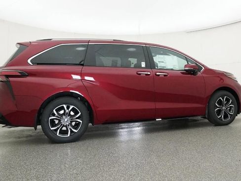 New 2026 Toyota Sienna Platinum image 26