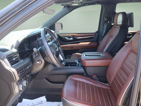 Used 2023 GMC Yukon Denali Ultimate AWD/4WD image 17