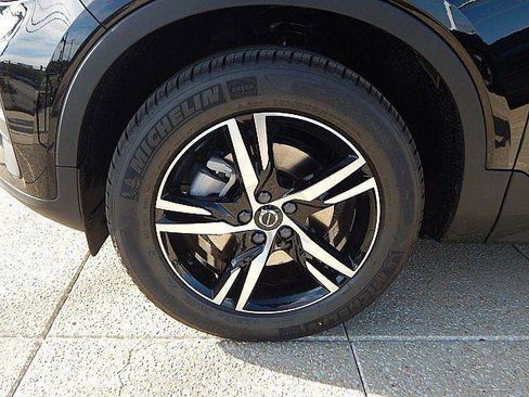 New 2026 Volvo XC40 B5 Core w/ Climate Package AWD/4WD image 13