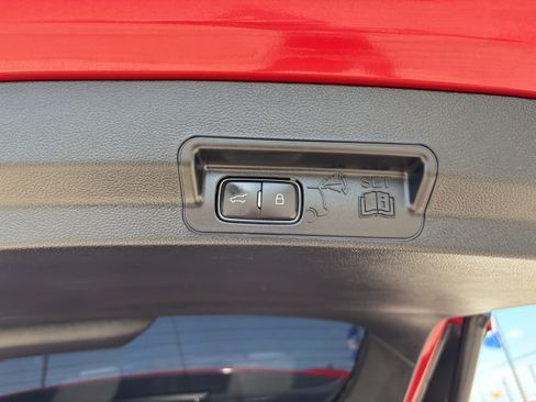 Used 2021 Ford Explorer XLT w/ Equipment Group 202A image 20