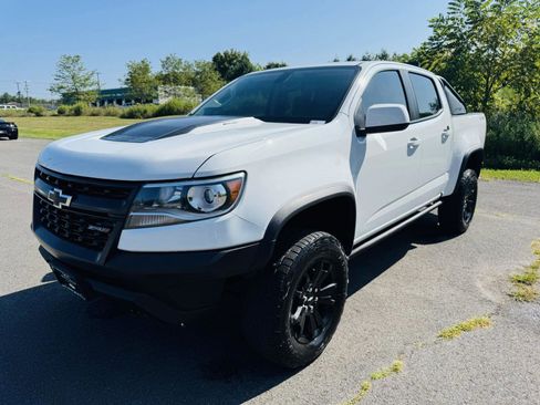 Used 2019 Chevrolet Colorado ZR2 w/ ZR2 Dusk Special Edition image 2
