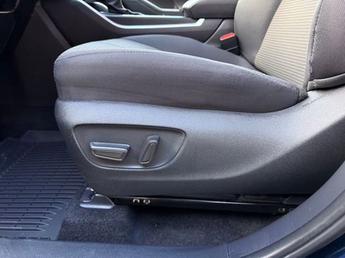 Certified 2025 Toyota Highlander LE image 15