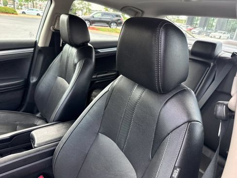 Used 2017 Honda Civic Touring image 12