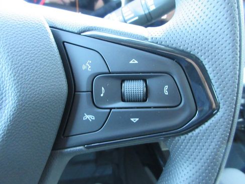 New 2026 Chevrolet Trax LT w/ LPO, Blackout Package image 25