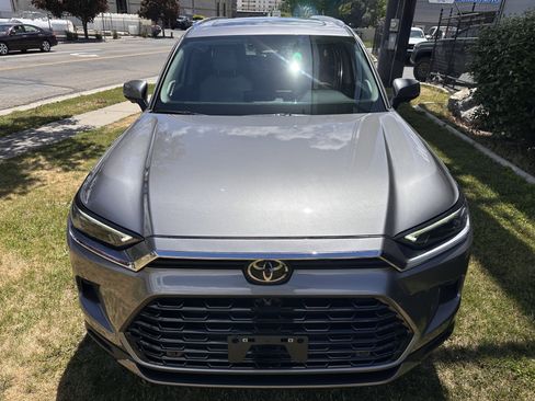Used 2025 Toyota Grand Highlander AWD Hybrid image 12