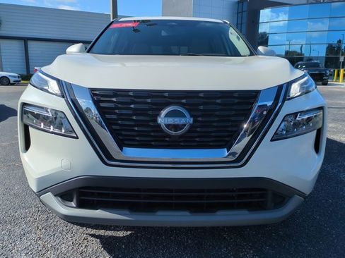 Used 2023 Nissan Rogue SV image 10