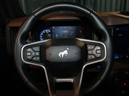 Used 2024 Ford Bronco Outer Banks image 10
