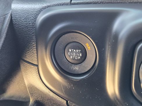 Used 2018 Jeep Wrangler Unlimited Sahara AWD/4WD image 21