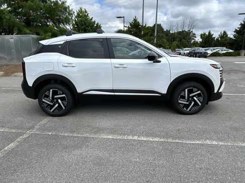 New 2026 Nissan Kicks SV w/ Cold Weather Package FWD image 8