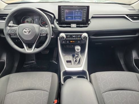 Used 2019 Toyota RAV4 XLE AWD/4WD image 17