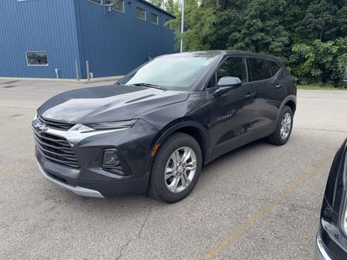 Used 2021 Chevrolet Blazer LT FWD image 2
