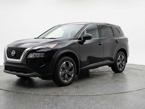Used 2025 Nissan Rogue SV FWD image 3