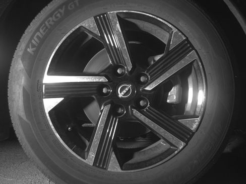Used 2025 Nissan Sentra SV FWD image 13