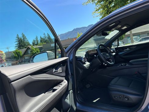 Used 2024 Chevrolet Blazer EV LT image 21