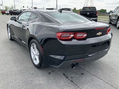 Used 2019 Chevrolet Camaro LT w/ Technology Package RWD image 8