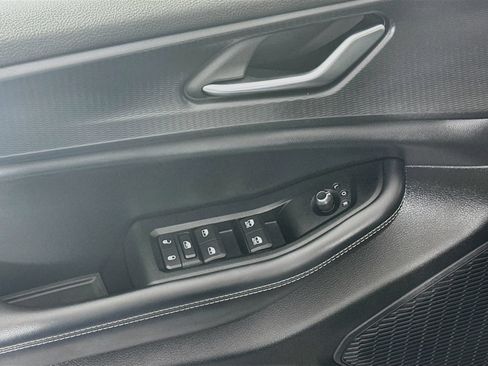 Used 2023 Jeep Grand Cherokee Altitude AWD/4WD image 17