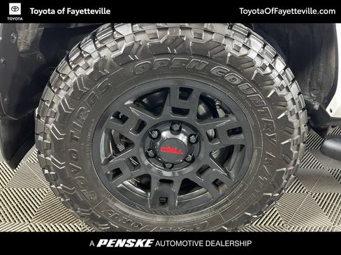 Used 2021 Toyota 4Runner SR5 Premium w/ Moonroof Package AWD/4WD image 23