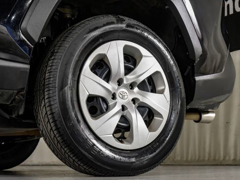 Used 2021 Toyota RAV4 LE FWD image 51