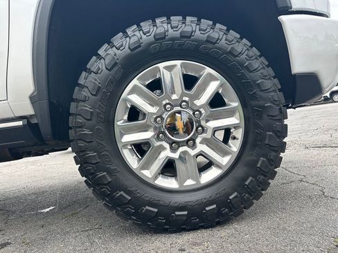 Used 2024 Chevrolet Silverado 2500 High Country w/ High Country Premium Package AWD/4WD image 13