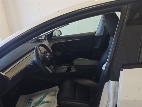 Used 2023 Tesla Model 3 Standard Range image 7