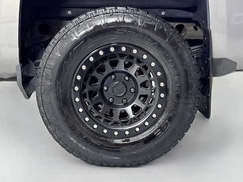 Used 2017 Chevrolet Silverado 1500 LT w/ LPO, Black Pack AWD/4WD image 9