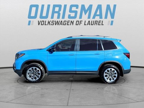 Used 2025 Honda Passport TrailSport image 4