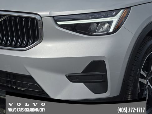 Certified 2025 Volvo XC40 B5 Core AWD/4WD image 8