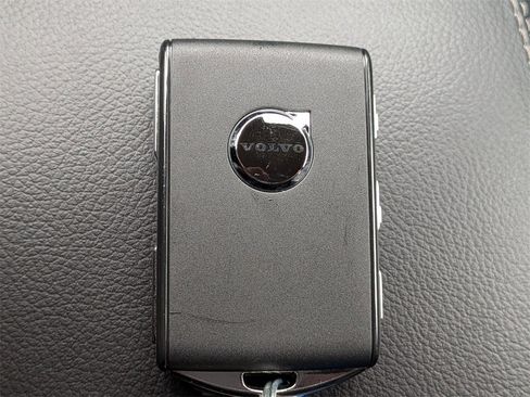 Certified 2024 Volvo XC40 B5 Core image 31