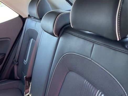 Used 2024 Hyundai Venue Limited FWD image 9